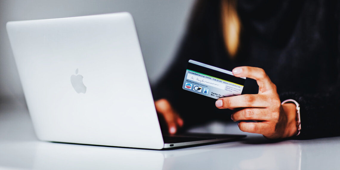 H Eυρώπη αλλάζει τους κανόνες του e-shopping