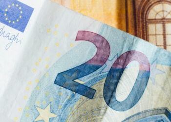 Eurostat: Μείωση κατά 0,3% του ΑΕΠ στην Ευρωζώνη