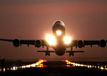 Ευρωκοινοβούλιο: Δράσεις για την μείωση εκπομπών ρύπων από τα αεροσκάφη