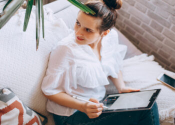 E.E.: Έρευνα για πιο φιλικά στο περιβάλλον smartphones και tablets