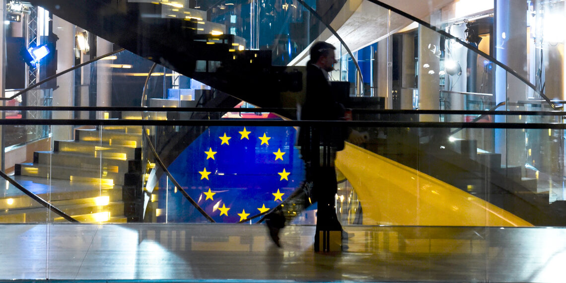 Ευρωβαρόμετρο: Αισιόδοξοι οι Ευρωπαίοι για το μέλλον της Ε.Ε.