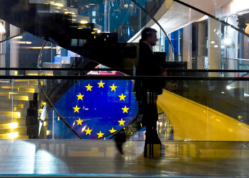 Ευρωβαρόμετρο: Αισιόδοξοι οι Ευρωπαίοι για το μέλλον της Ε.Ε.