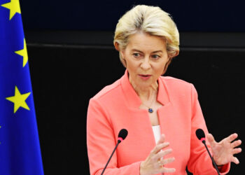 Ούρσουλα φον ντερ Λάιεν: Είμαστε περήφανοι που ενεργήσαμε μαζί στην κρίση