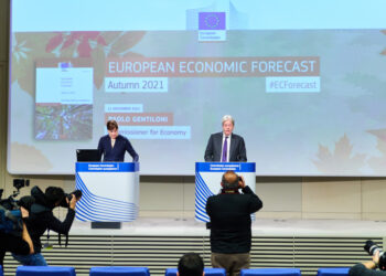 Ε.Ε. για ελληνική οικονομία: Ίσχυρή ανάπτυξη 7,1% το 2021 και 5,2% το 2022