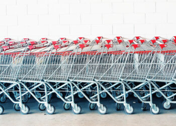 Eurostat: Η καταναλωτική δαπάνη των νοικοκυριών στην Ε.Ε. μειώθηκε κατά 8%