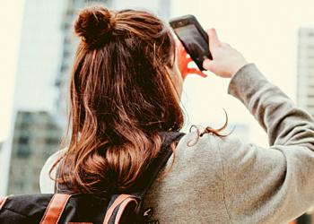 Eurostat: 73,6 εκ. πολίτες στην Ε.Ε. είναι μεταξύ 15 και 29 ετών