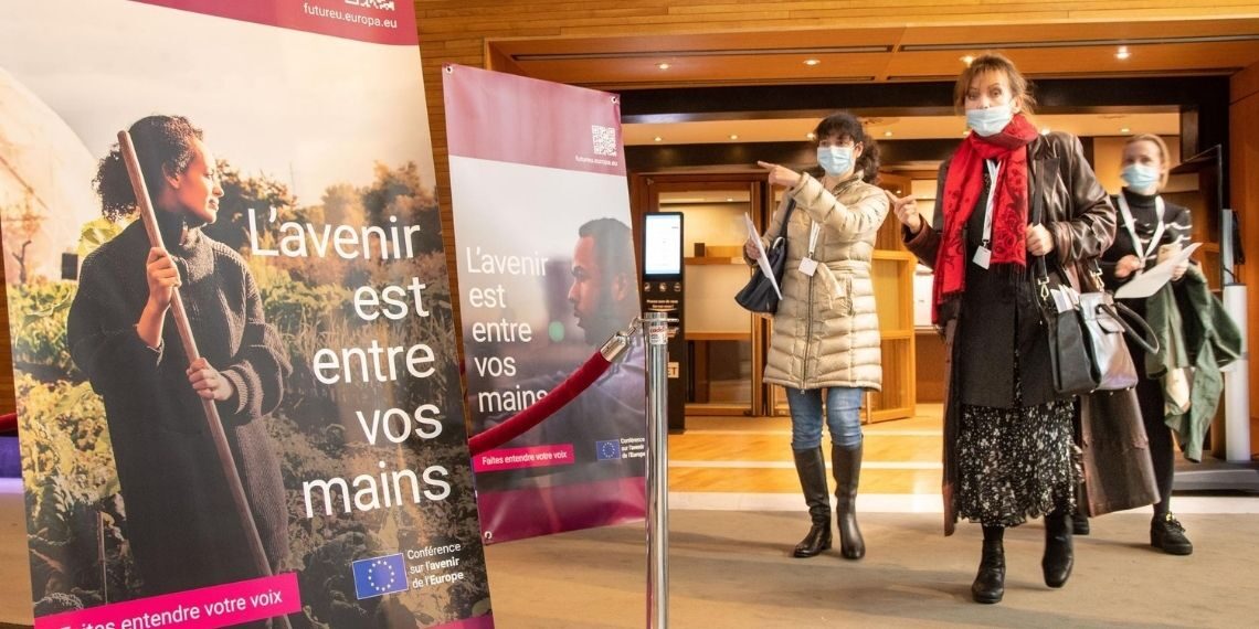 CoFoE: Η Ολομέλεια συζήτησε 90 προτάσεις πολιτών για τη Δημοκρατία το Δίκαιο και την Υγεία