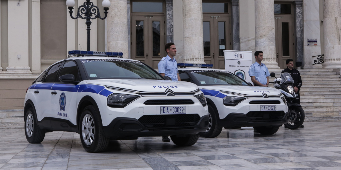 4 νέα περιπολικά και 2 μοτοσικλέτες στον Δ. Πειραιά από το “Be Secure Feel Secure”