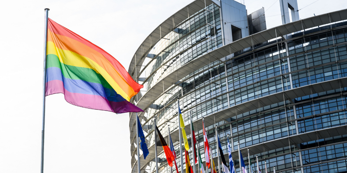 Η ΕΕ υποστηρίζει και προωθεί την κοινωνική αποδοχή των LGBTIQ ατόμων