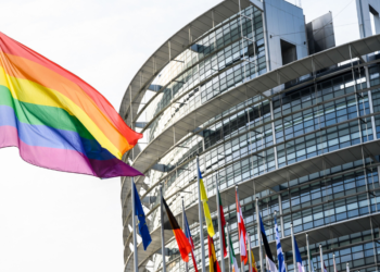 Η ΕΕ υποστηρίζει και προωθεί την κοινωνική αποδοχή των LGBTIQ ατόμων