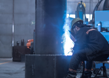 E.E.: 1,5 εκατ. ευρώ για τη στήριξη απολυμένων εργαζομένων στην Ελλάδα