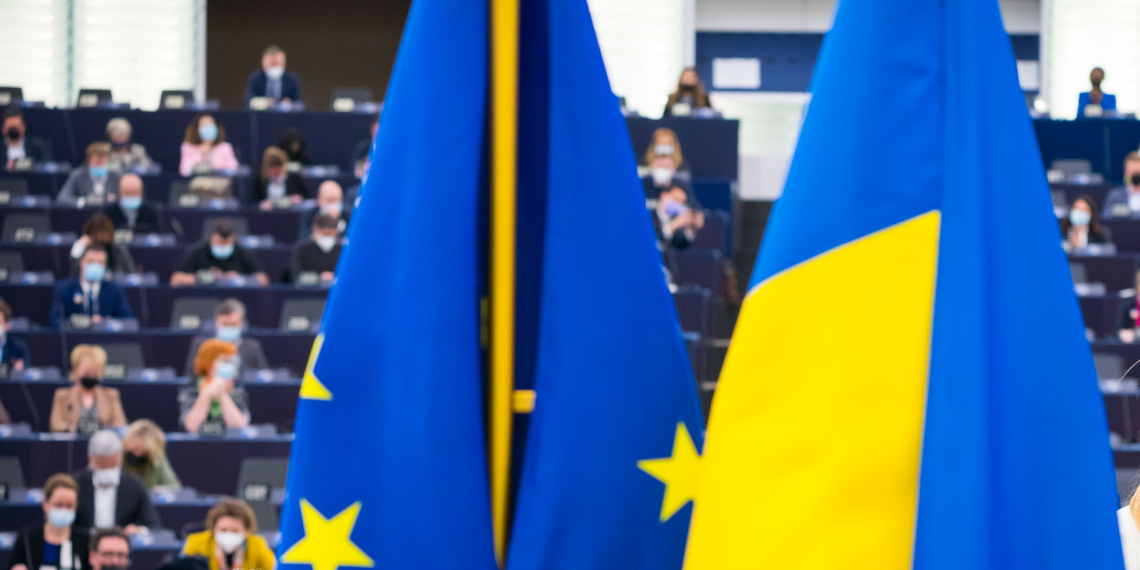 Και τηλεφωνικά -αλλά και μέσω των Europe Direct- η βοήθεια στους Ουκρανούς πολίτες