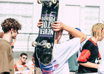 International Youth Day 2022: Οι νέοι αντιμετωπίζουν διάφορες μορφές προκατάληψης