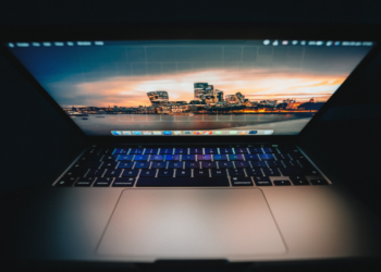 Η ΕΕ ζητά τη γνώμη σου για τις ψηφιακές δεξιότητες και την κατάρτιση σε αυτές