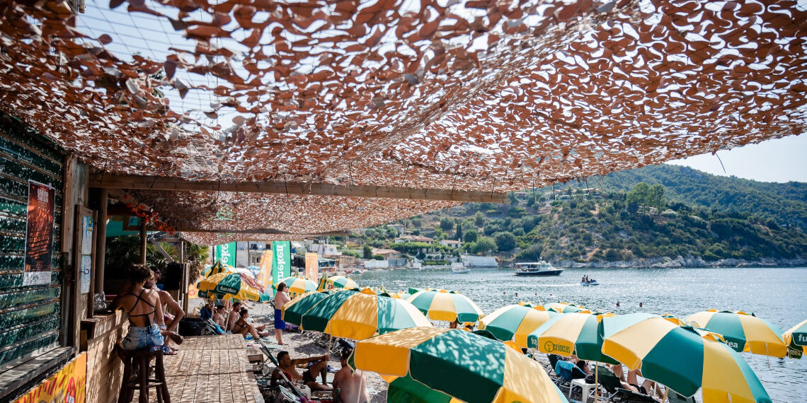 4+1 tips για να βελτιώσετε τις ψηφιακές σας δεξιότητες (και από την παραλία)