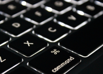 Σας αρέσουν οι κανόνες για τους αλγόριθμους και το διαδίκτυο; Ελάτε να εργαστείτε στην ΕΕ