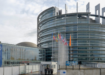 Το Eυρωκοινοβούλιο κινεί μεταρρυθμίσεις για διαφάνεια και λογοδοσία