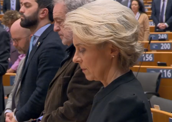 Φον ντερ Λάιεν: Ο αντισημιτισμός είναι σε άνοδο στην Ευρώπη όπως και η υποβάθμιση του Ολοκαυτώματος