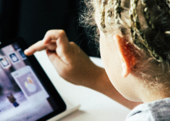 #LaptopsforUkraine: Ας κρατήσουμε την Ουκρανία online! Στείλε και εσύ ένα tablet ή ένα smartphone