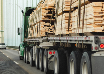 EE: Αυστηρότερα πρότυπα εκπομπών ρύπων για όλα τα Λεωφορεία και Φορτηγά