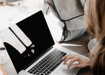 Ευρωκοινοβούλιο: Πρόστιμο στους εργοδότες που επιμένουν στις μισθολογικές διαφορές ανάμεσα στα φύλα