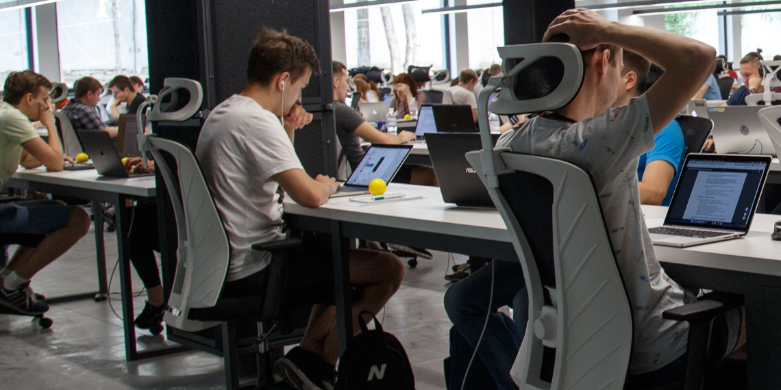 Ευρωπαϊκό Κοινωνικό Ταμείο: Χρηματοδότηση για 1000 θέσεις απόκτησης επαγγελματικής εμπειρίας νέων