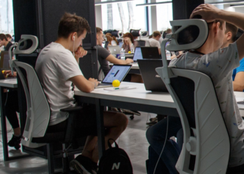 Ευρωπαϊκό Κοινωνικό Ταμείο: Χρηματοδότηση για 1000 θέσεις απόκτησης επαγγελματικής εμπειρίας νέων