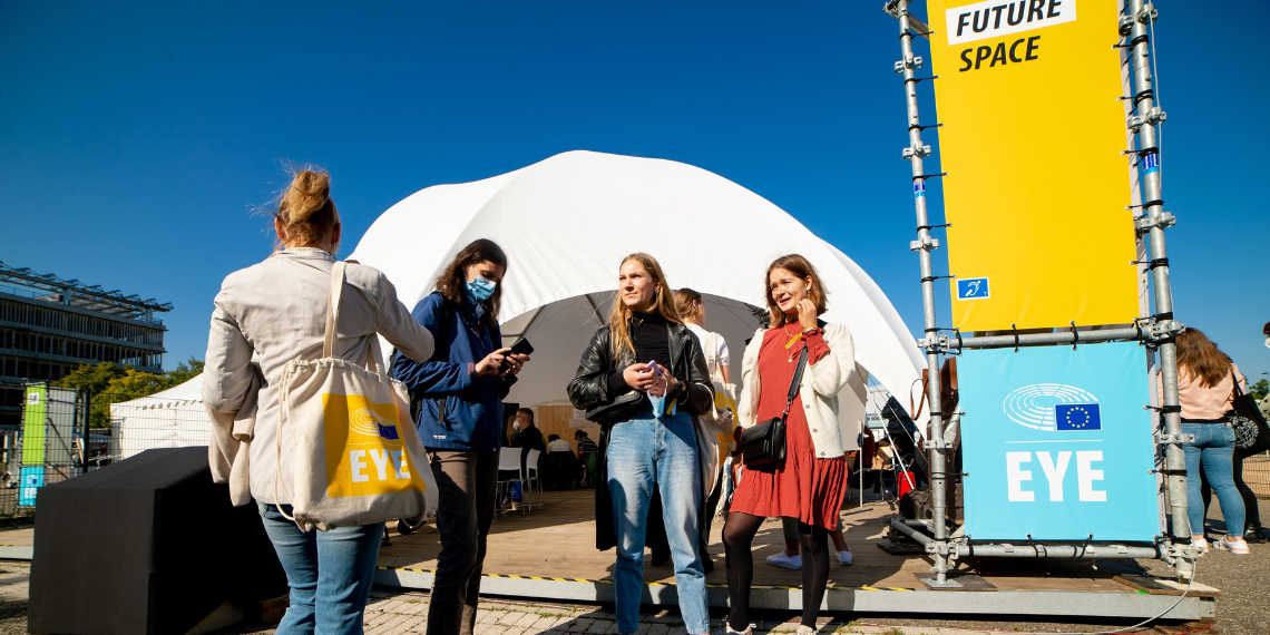 Έχεις (έστω και…) μία ιδέα για το πως θα γίνει καλύτερη η Ευρώπη; Το youthideas.eu θέλει να την ακούσει