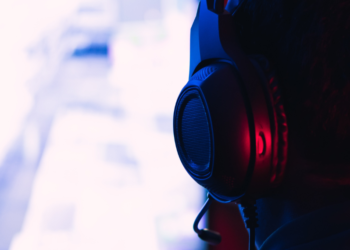 Ευρωκοινοβούλιο: Καλεί την Ελλάδα να ενισχύσει τις θεσμικές και νομικές διασφαλίσεις για τα λογισμικά παρακολούθησης