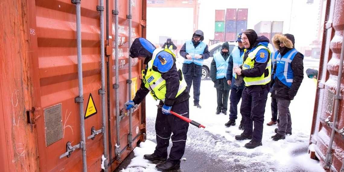ΕΕ: Εργαλειοθήκη -σε τρία επίπεδα- για να αντιμετωπιστεί η παράτυπη μετανάστευση