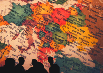 Οι Περιφέρειες ελκυστικές για τους νέους: Η ΕΕ θέλει τη γνώμη σου για τη μετανάστευση των νεαρών ατόμων