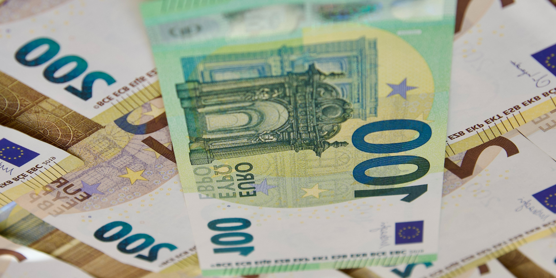 Ευρωβαρόμετρο: Με θετική γνώμη για το ευρώ οι πολίτες των Κρατών Μελών εκτός Ευρωζώνης