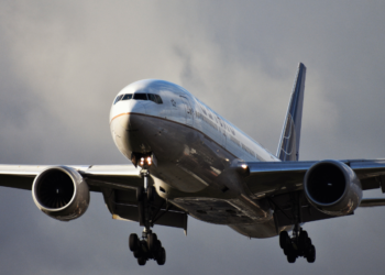 Το 70% των καυσίμων στα αεροπλάνα της ΕΕ θα πρέπει -έως το 2050- να είναι «πράσινα»