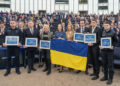 2022 Τελετή του Βραβείου Ζαχάρωφ: εκπρόσωποι του Ουκρανικού λαού με την Πρόεδρο του Κοινοβουλίου Ρομπέρτα Μέτσολα