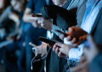 Ευρωκοινοβούλιο: Ζητά πιο αυστηρή νομοθεσία για την πολιτική διαφήμιση και επικοινωνία