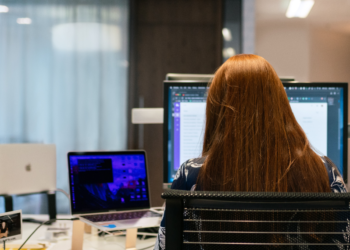 Σε Île-de-France & Μαδρίτη οι περισσότεροι εργαζόμενοι στην υψηλή τεχνολογία… Στη Θεσσαλία οι λιγότεροι