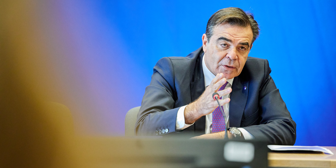 Ο Αντιπρόεδρος της EE Μαργαρίτης Σχοινάς Επίτιμος Διδάκτορας του Δημοκρίτειου Πανεπιστημίου Θράκης