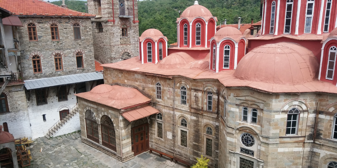 Mε πόρους του Ταμείου Ανάκαμψης το έργο διαχείρισης αστικών λυμάτων στο Άγιο Όρος