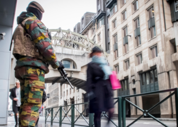 ΕΕ: Δεν θα αφήσουμε τους τρομοκράτες να διασπείρουν φόβο και μίσος στην κοινωνία μας