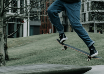 Οι νέοι ηλικίας έως 18 ετών αποτελούν το 18% του πληθυσμού της ΕΕ…