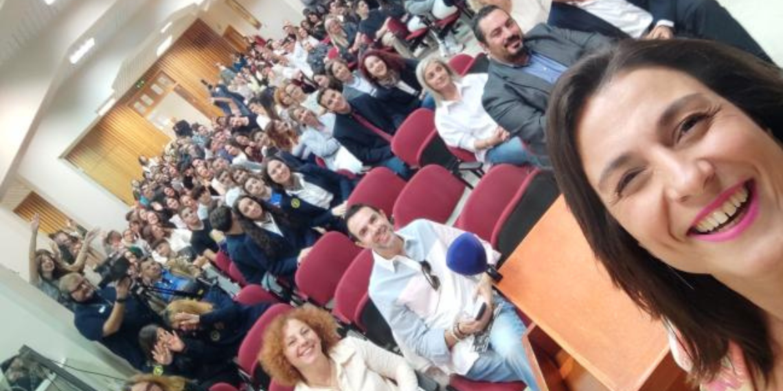 Απονομή διπλώματος στην Ελληνογαλλική Σχολή Πειραιά για το πρόγραμμα του Ευρωκοινοβουλίου EPAS