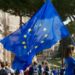 Η εμπιστοσύνη των Ευρωπαίων προς την ΕΕ βρίσκεται στο υψηλότερο επίπεδο των τελευταίων 17 ετών